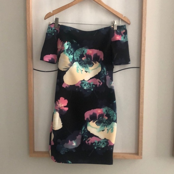💚 Floral off the shoulder dress - small - Picture 2 of 2